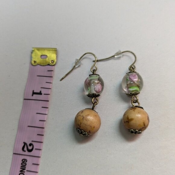 Vintage glass rose and wooded Earrings - Picture 4 of 4